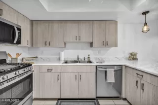 Photo #3: 260007580 Listing