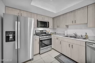 Photo #4: 260007580 Listing