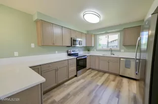 Photo #6: 260007609 Listing