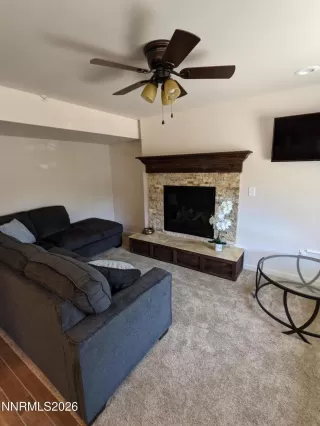 Photo #1: 260007615 Listing