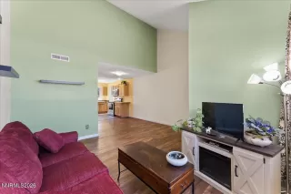 Photo #4: 260007698 Listing 