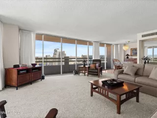 Photo #6: 260007722 Listing