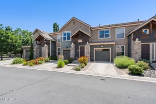 Photo #2: 260007746 Listing