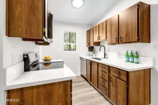 Photo #6: 260007835 Listing