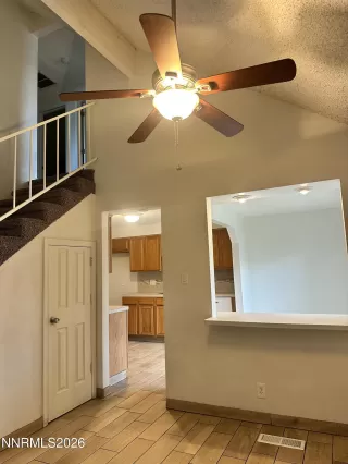 Photo #2: 260007871 Listing