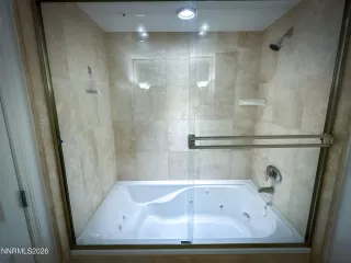 Photo #4: 260007904 Listing