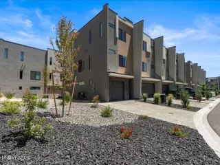 Photo #1: 260007930 Listing
