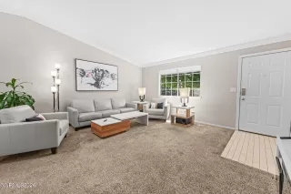 Photo #2: 260007958 Listing
