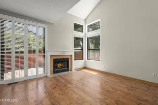 Photo #3: 260007989 Listing