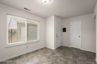 Photo #4: 260007991 Listing