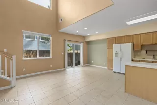 Photo #3: 260007998 Listing