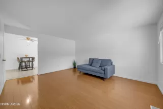 Photo #3: 260008023 Listing