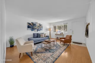 Photo #5: 260008023 Listing