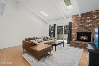 Photo #3: 260008123 Listing 
