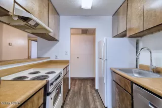Photo #6: 260008159 Listing 