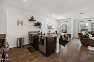 Photo #2: 260008162 Listing 