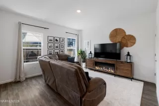 Photo #5: 260008162 Listing 