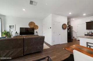 Photo #6: 260008162 Listing 