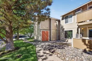 Photo #1: 260008188 Listing 