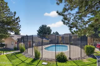 Photo #2: 260008188 Listing 