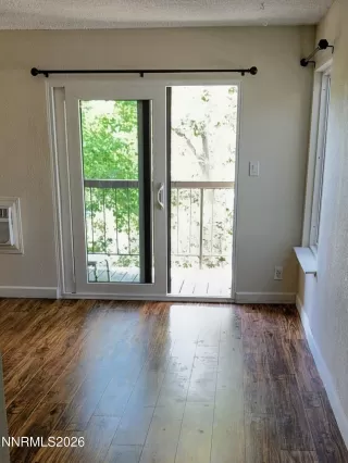 Photo #3: 260008192 Listing 