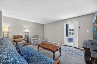 Photo #3: 260008198 Listing 