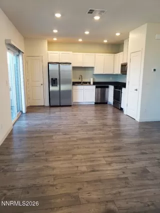 Photo #1: 260008284 Listing 