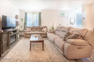 Photo #1: 260008303 Listing 