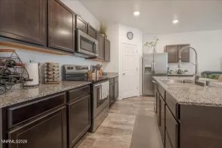 Photo #2: 260008303 Listing 