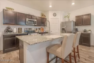Photo #3: 260008303 Listing 