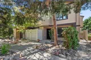 Photo #1: 260008319 Listing 