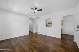 Photo #4: 260008347 Listing
