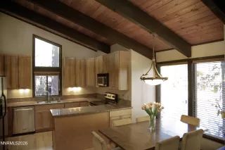 Photo #6: 260008348 Listing 