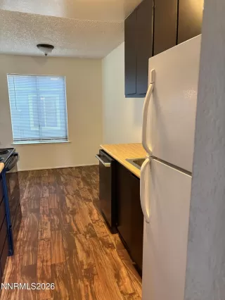 Photo #3: 260008400 Listing
