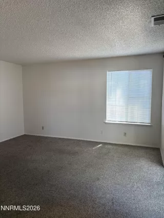 Photo #4: 260008400 Listing