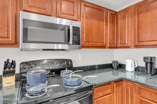 Photo #2: 260008408 Listing