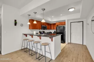 Photo #4: 260008408 Listing